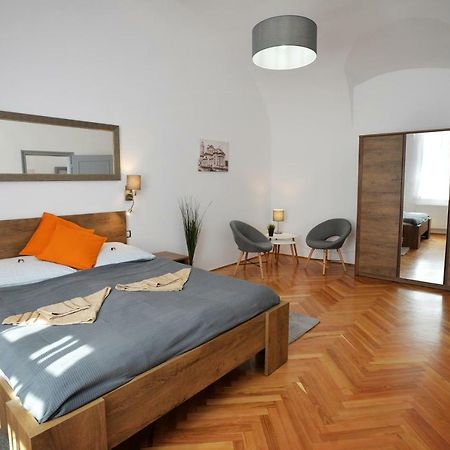 Pr Apartman Eger Luaran gambar