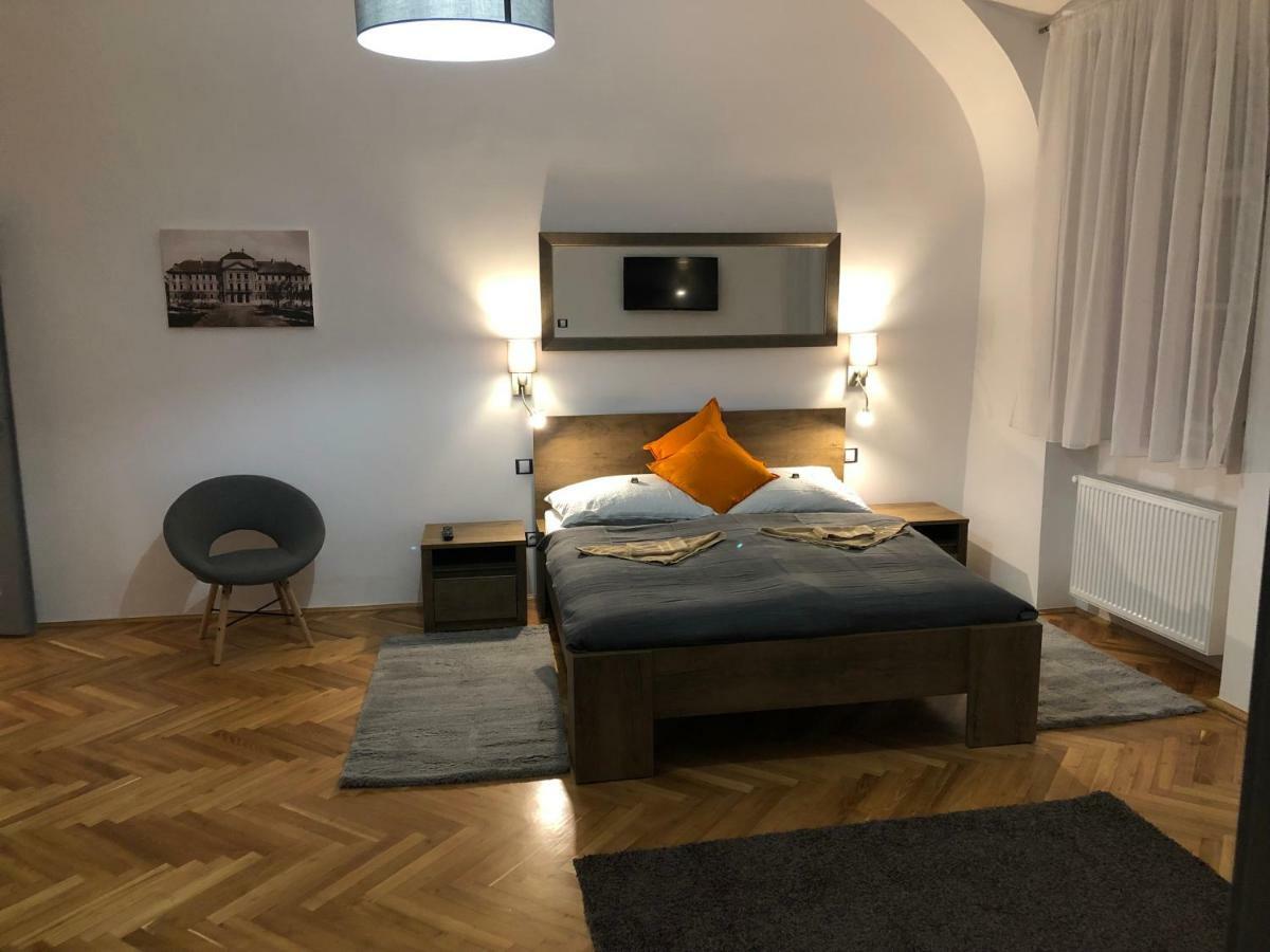 Pr Apartman Eger Luaran gambar