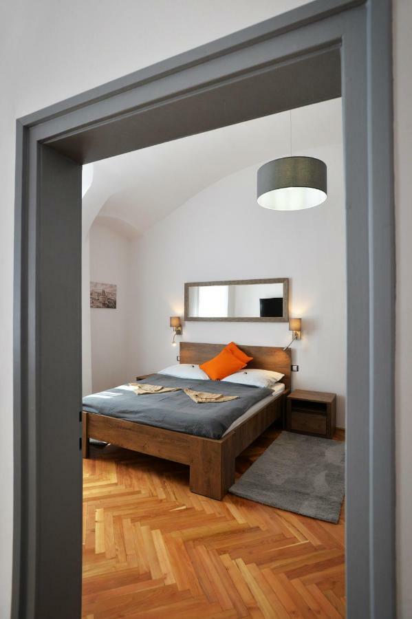 Pr Apartman Eger Luaran gambar