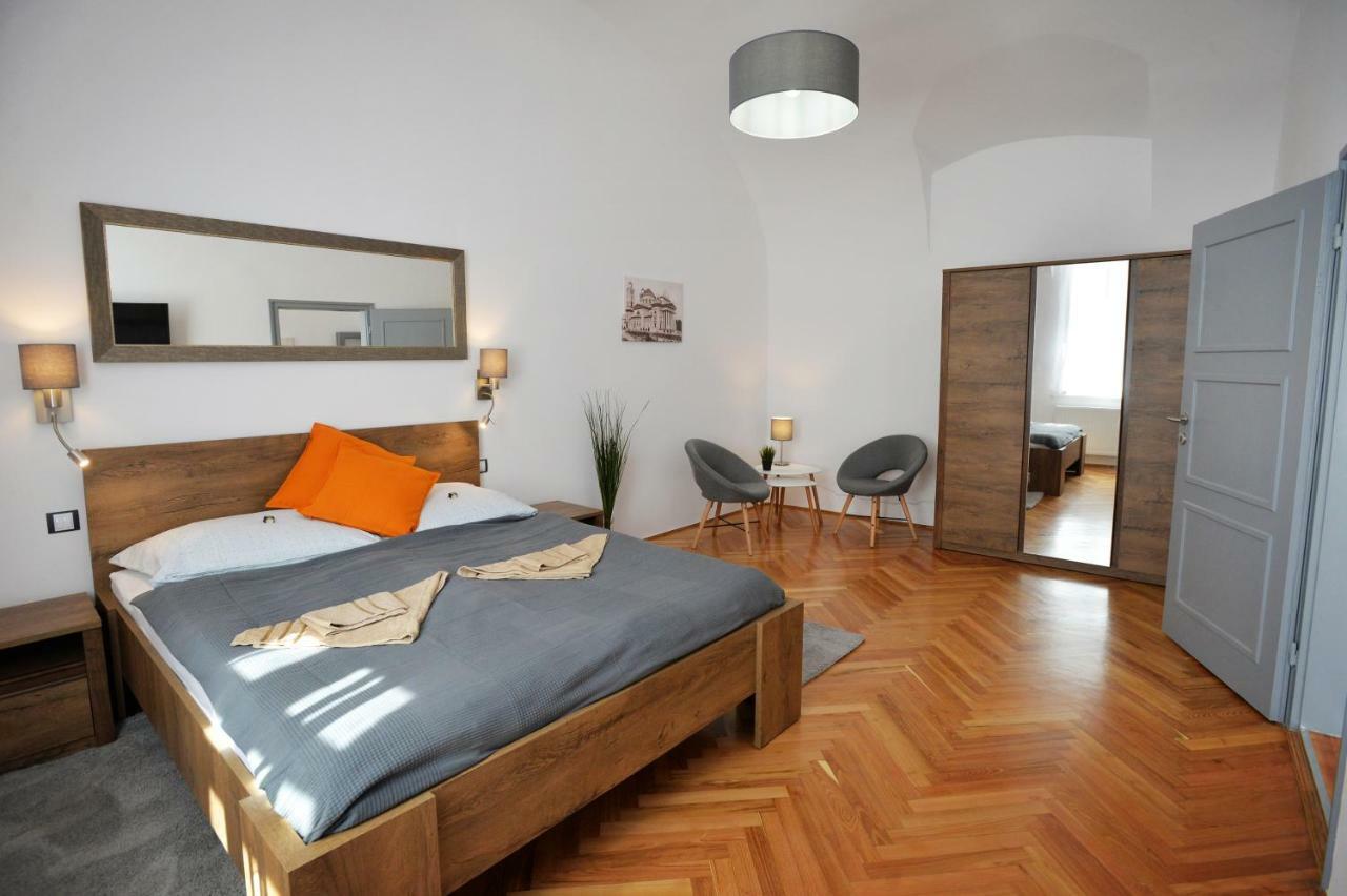 Pr Apartman Eger Luaran gambar